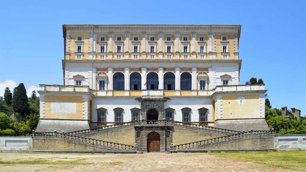 Palazzo-Farnese-Caprarola-1